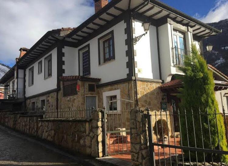 Orlé Hotel Restaurante La Carasca المظهر الخارجي الصورة