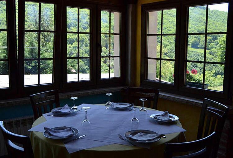 Orlé Hotel Restaurante La Carasca المظهر الخارجي الصورة